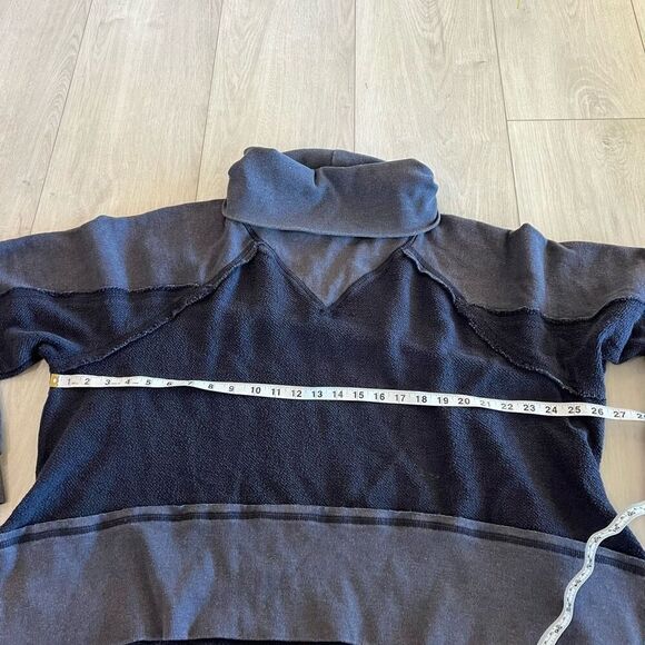 Free people movement turtle neck sweater - Picture 3 of 6